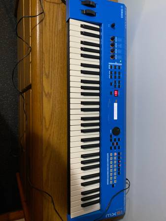 Like New Yamaha MX 61 1