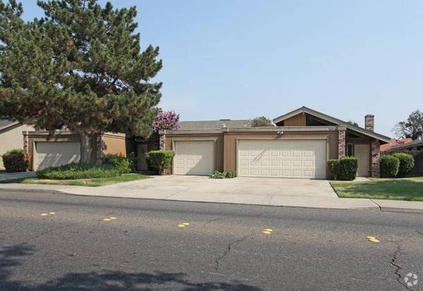 $1,900 / 2br - 1068ft2 - NEEDING AN IMMEDIATE MOVE IN? 2 BED 2 BATH DUPLEX AVAILABLE NOW $1900 (MODESTO)63970305727619121