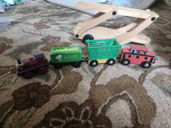 Thomas train or compatible wood train 1