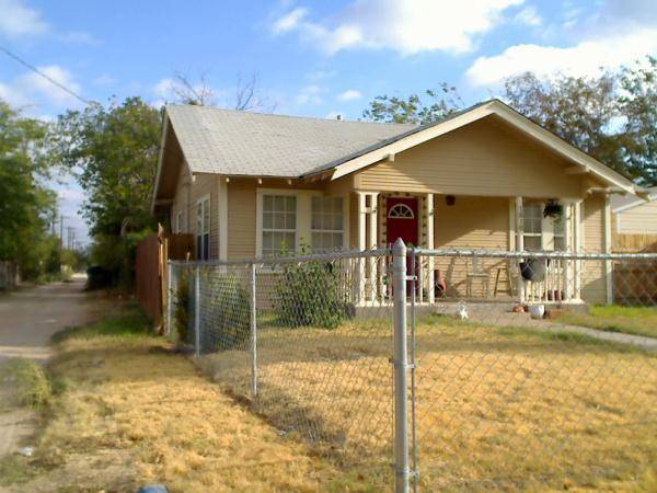 $1,025 / 2br - 780ft2 - 2 bedroom 1 bath home on the Southside! (1518 S 6th, Abilene, TX)63810546621955120