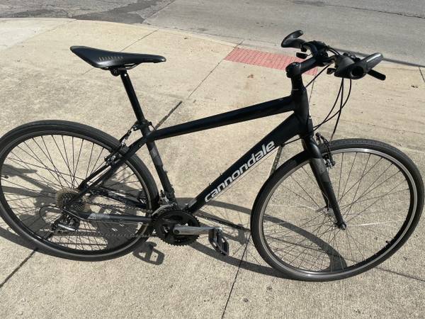 black cannondale hybrid 1