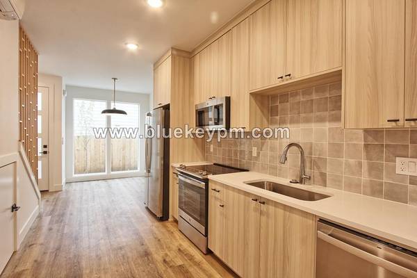 $2,095 / 2br - 1000ft2 - 2 Bed, 2.5 Bath Home in Arbor Lodge Near University of Portland63999454314627122