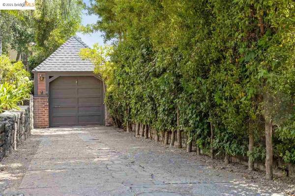 $2,000 / 1br - 1246ft2 - Este encantador condominio ofrece lo mejor de vivir en Berkeley (berkeley)63946670245507120