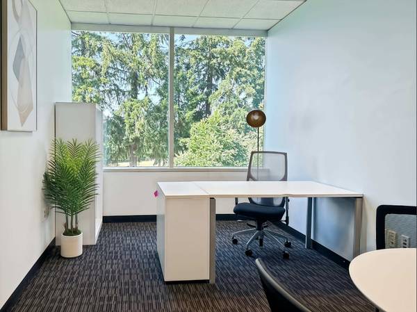 🧠Intern Day Promo: Lockable Private Offices! 🗓️ 1