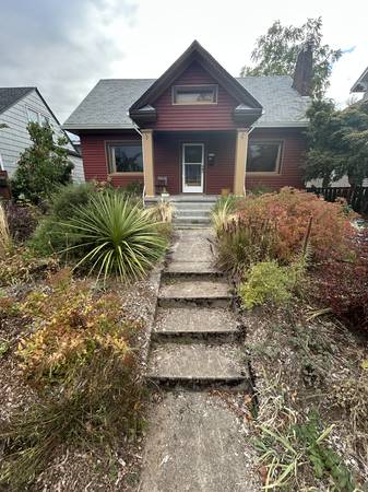 $900 / 300ft2 - Room w/ BR Available for 6 Month Lease in Spacious NE Portland Home (Portland)63999453810307121