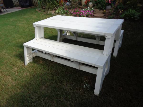 Picknic table use as table or 2 sets of benches 1