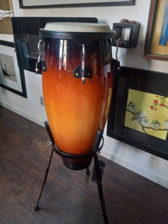 Beautiful Conga with Stand 1