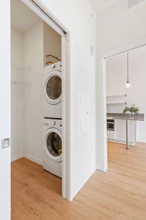 $1,353 / 1br - 418ft2 - Stunning 1BR Apartment! 2 Months FREE! (Northeast)63990529677442124