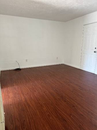 $2,200 / 2br - 10117 Old Redwood Hwy - 10111-#2 - Multi-Family in Windsor (healdsburg / windsor)63847330424961122