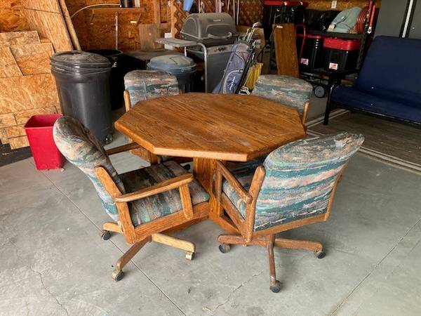 Oak Table & Chairs 1
