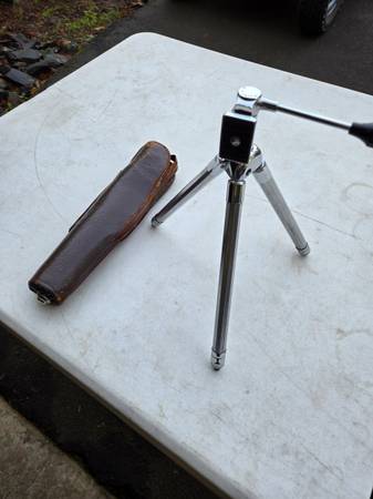 Compact Vintage Tripod 1
