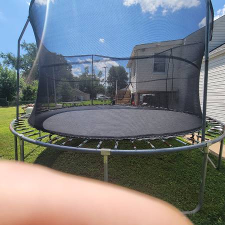 16 ft trampoline 1
