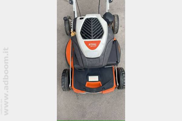 🇮🇹 Rasaerba stihl rm 4 rt usata 1