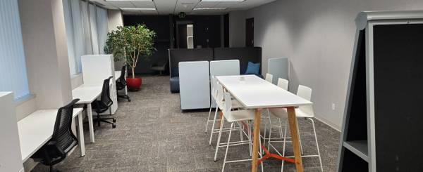 $223 / 25ft2 - FLASH SALE: $223 Dedicated Desk Window Coworking only $223! (Cedar Rapids, IA)63611894317313123
