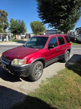 2004 Ford Escape 1