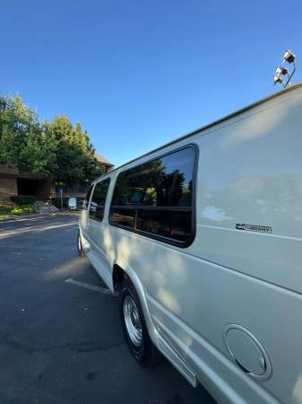 2006 Ford E350 Super Duty - Photo 5