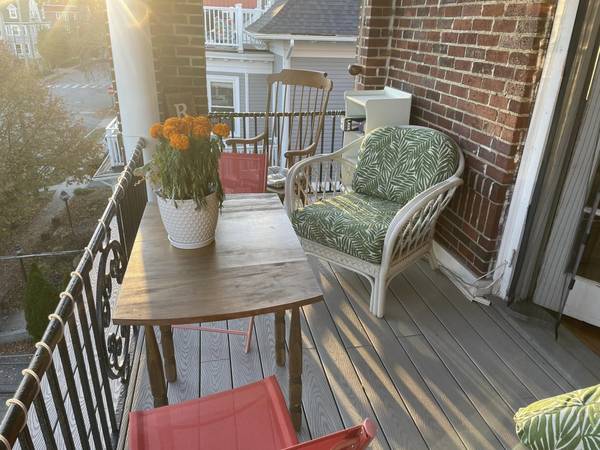 $2,350 / 2br - 2BR Sublet, Wayland Sq., East Side, Jan 15-August 31 (Providence (East Side))64002829046529120