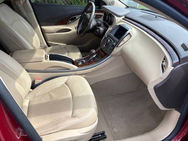 2011 Buick LaCrosse CXL 4dr Sedan - BEAUTIFUL CAR - $3,500 (Pompano Beach)63479869515649123