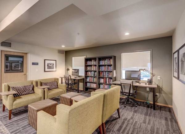 $1,603 / 2br - 712ft2 - Sala de actividades, almacenamiento adicional en el lugar, patio o balcón en todas las viviendas (9001 NE 54TH ST, Vancouver, WA)63615726453891123