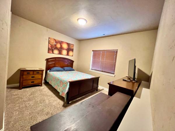 $1,200 / 1br - Habitación privada en casa personalizada, Woodmoor (Monument)63686957846657123
