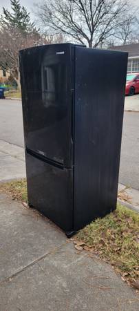 Samsung Refrigerator $40 1