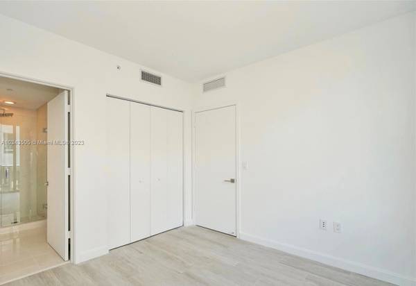 $1,850 / 1br - Smaller apartment at Brickell64002011635841124