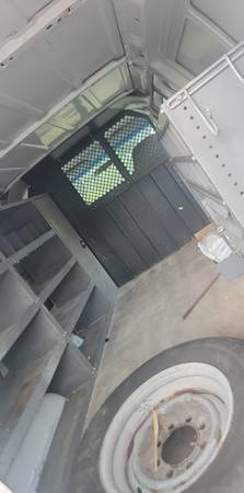2004 ford e250 cargo van v8 cold ac - $2,950 (Orlando)63470427188867123