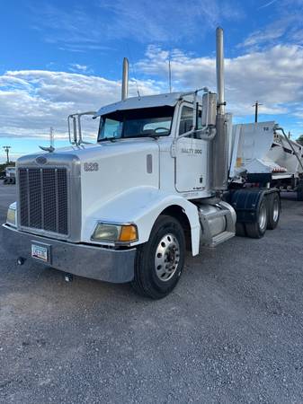 2000 Peterbilt 385 1