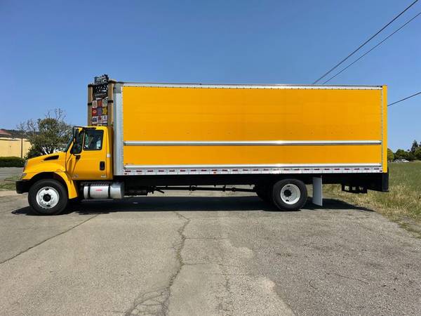 2018 INTERNATIONAL 4300 26'  BOX TRUCK **AIR RIDE, CUMMINS** - $31,000 (SAN FRANCISCO)63470773630339122