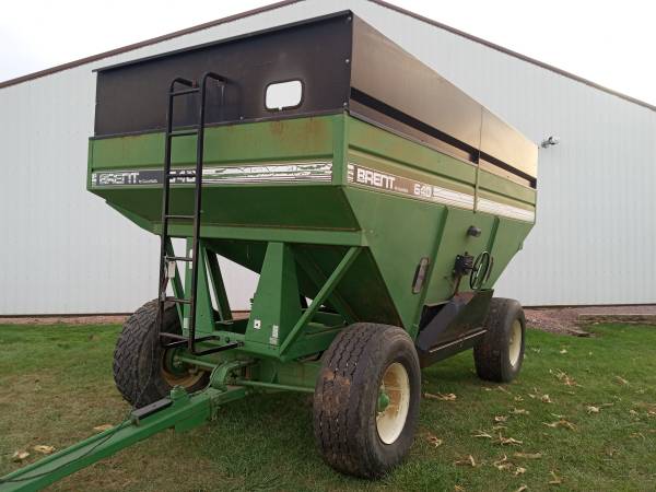 Brent 640 gravity wagon- good condition-green 1