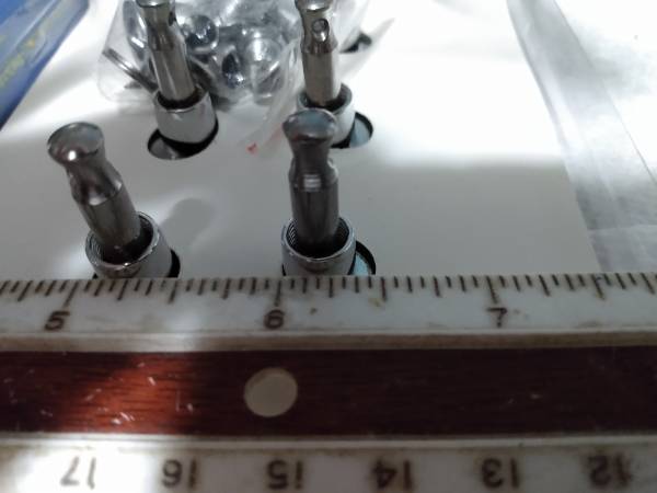 Guitar Machine Tuners  3R + 3L - NEW - $5 (willow grove)63471176903299122