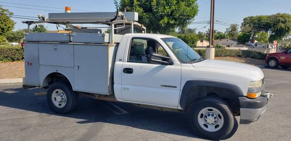 2002 Chevrolet Silverado 2500 HD utility body ,gas generator, air comp - $6,750 (La)63436997494659123