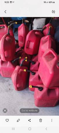 5 Gallon Gas Containers 1