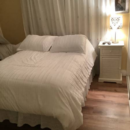1 Beautiful, cozy Guest House. Very quiet street cul-de-sac  1