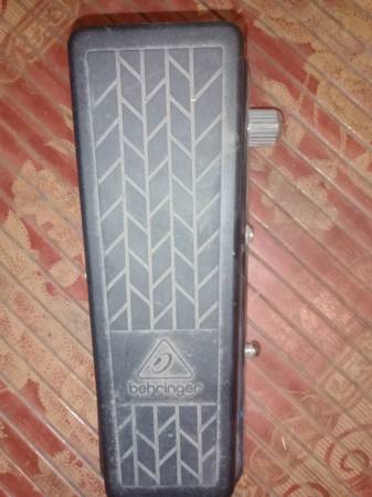 Behringer Bellbabe HB01 optical wah 1