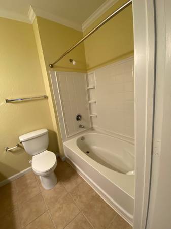 $1,099 / 615ft2 - Studio #105 1 Month Base Rent Free/Credited App and admin fees (Asheville)64029374775043124
