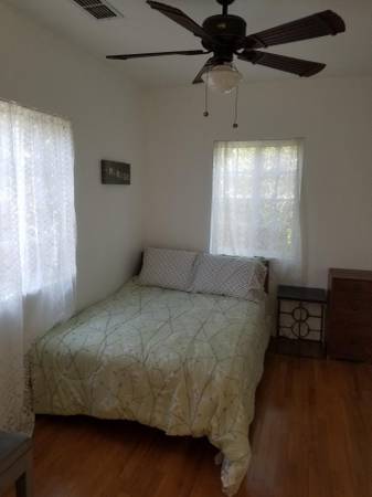 $775 / 5br - 100ft2 - Furnished Room with Shared Bathroom (utilities included) (Sacramento, midtown, Med Center, UCDMC, North Oak Park)64043665609346121