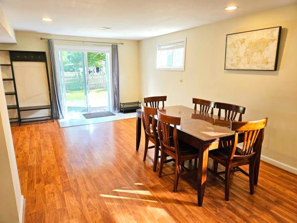 $1,600 / 1br - Spacious furnished basement/studio64040027046146122