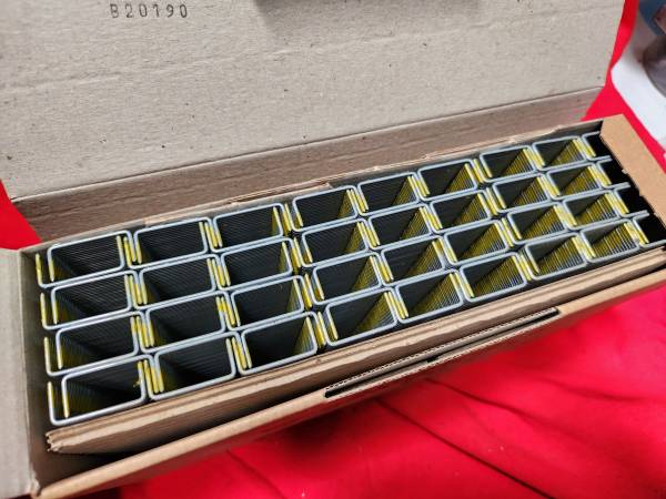 5000 BOX Heavy Wire Staples W5562 Series 1/2" LEG 1