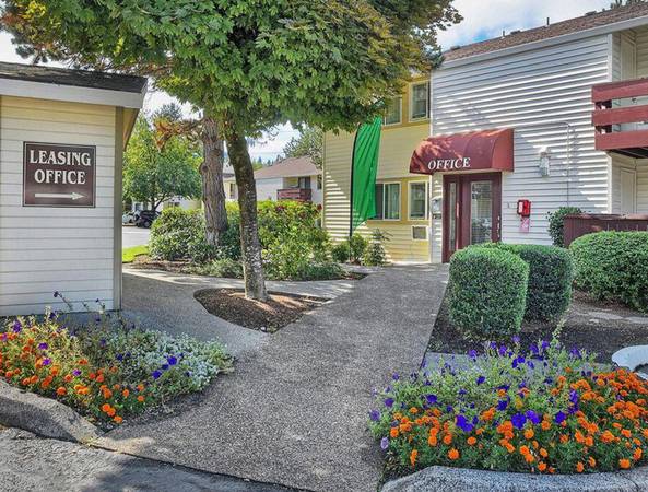 $1,545 / 2br - AHORA $500 DE DESCUENTO + Estacionamiento para Visitantes, Lavadora/Secadora en la Unidad en nuestros de 2 Dormitorios (Powell Butte)63914740065538122
