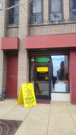 $300 / 100ft2 - BADGER BUILDING (Downtown Racine)63774369270147121