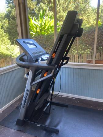 Nordic Track Treadmill 1