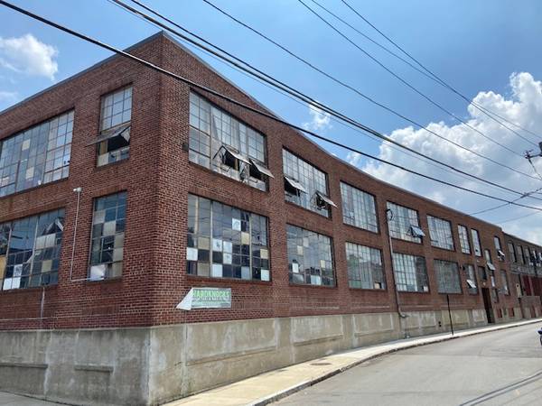 $1,200 / 650ft2 - Office/Storage space at 167 Bow Street Everett FREE FIRST MONTH (Everett)63996258510595121