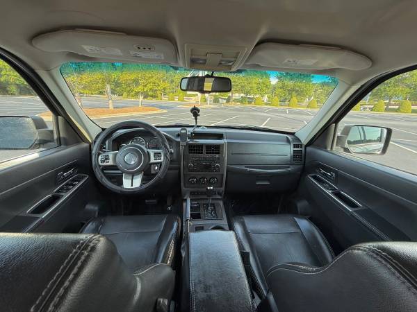 2012 JEEP LIBERTY - $4,995 (Flowery branch)63620318826241124