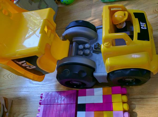 Muchos bloques de construcción de PAW Patrol/Mega Bloks. - $10 (Glenwood)63471078259073123