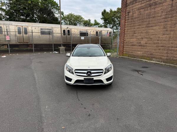 2015 Mercedes-Benz GLA250 4MATIC completamente equipado (panorámico, cámara, navegación) - $10.990 (Brooklyn)63470771754113122