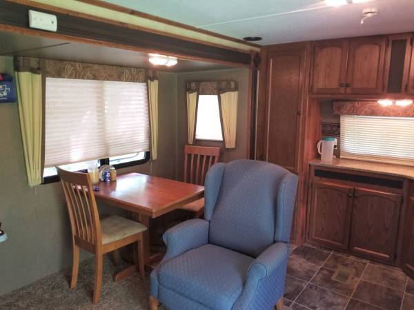 $1,100 / 1br - 300ft2 - TRAILER for rent - FURNISHED, 300 sq. ft., queen bedroom, on estate (Cazenovia, NY)63982839435010124