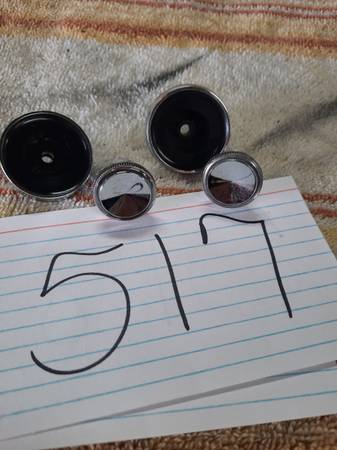 1972 GM Chevelle El Camino Radio Knobs 1