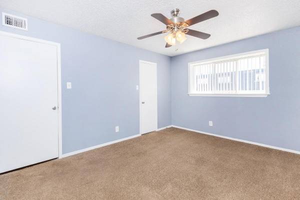$1,435 / 2br - 1195ft2 - 2 Bed, Vertical Blinds, 9Ft Ceilings (2217 Ridgmar Blvd, Fort Worth, TX)63867603057539120