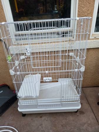 Rabbit cage good condition 1
